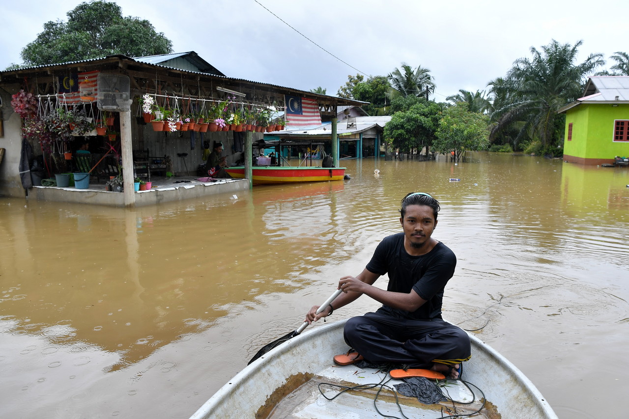 Floods Situation Worsens In Terengganu Kelantan Selangor Journal