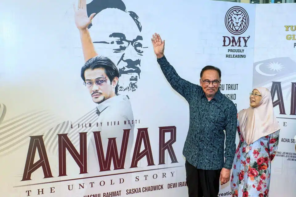 Prime Minister Touched By Biopic Anwar The Untold Story Selangor Journal