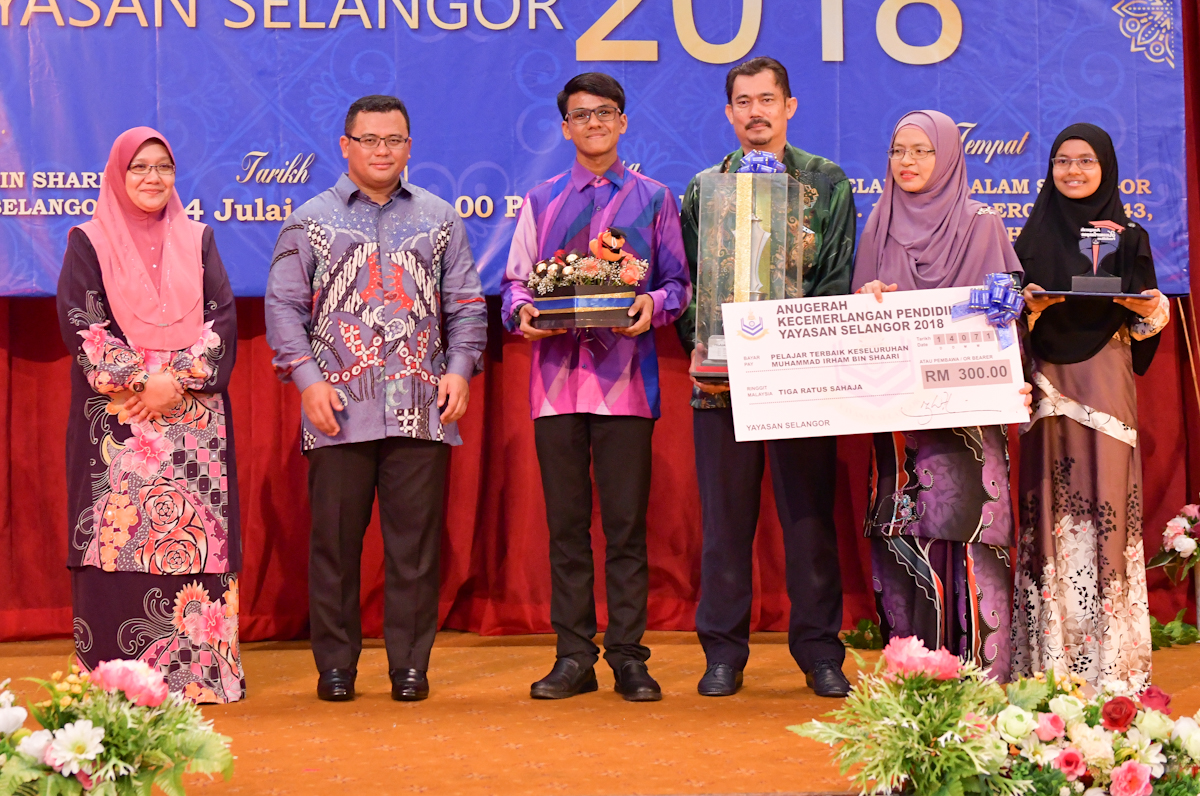 MB Proud of Yayasan Selangor Sponsorship Students ...