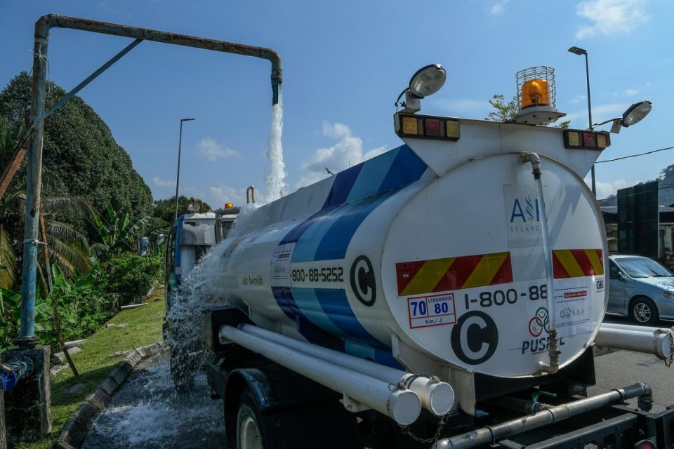 Air Selangor: Four regions receive water supply from noon ...
