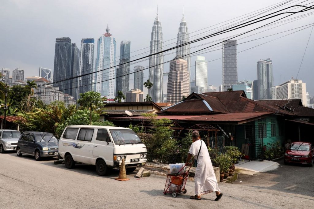 Over 30,000 families in KL living below the poverty line  Selangor Journal