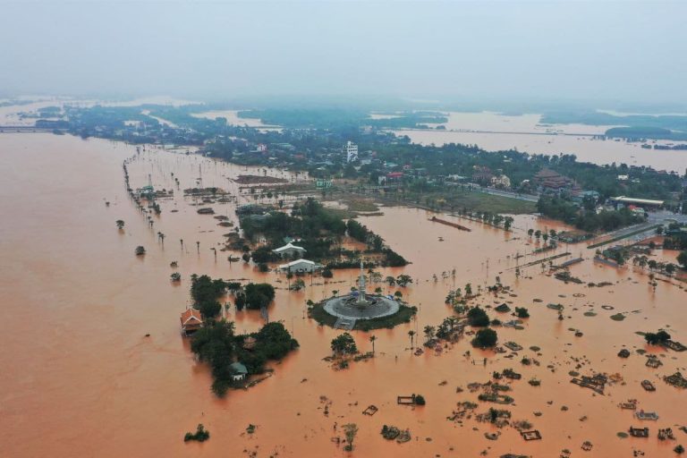 55 dead, 7 missing in central Vietnam’s natural disasters - Selangor ...