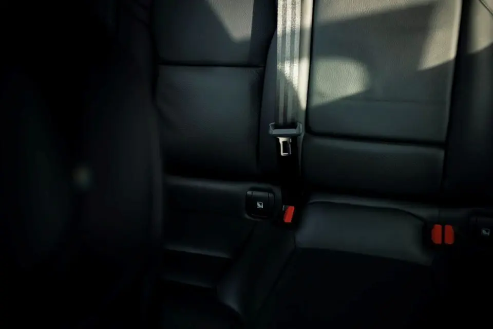 car rear seat belts