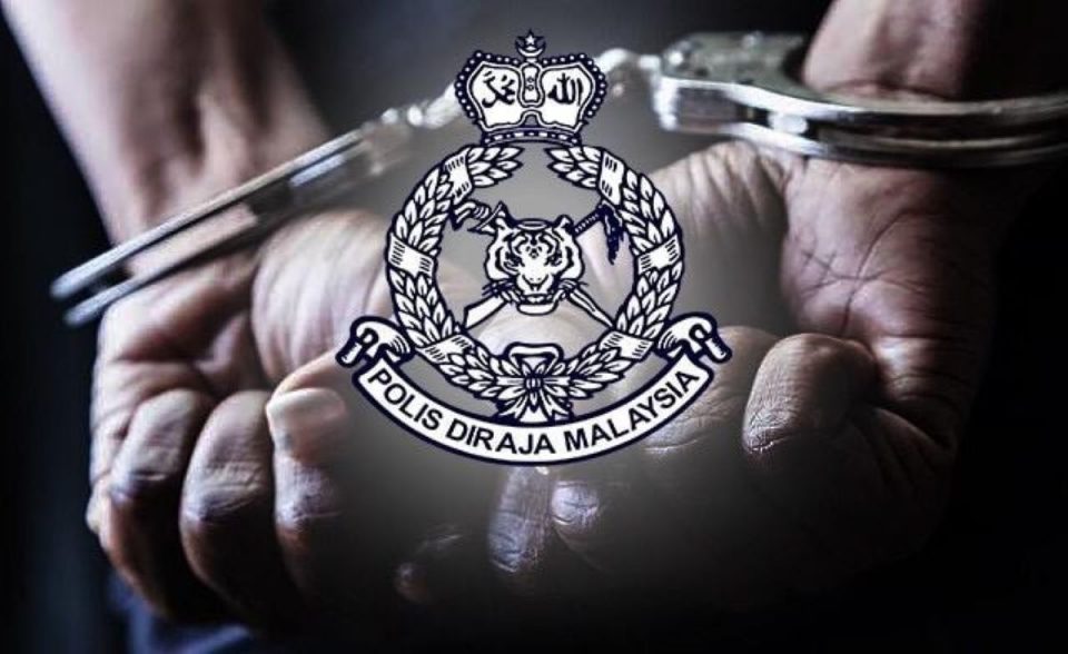 PDRM hand cuff police