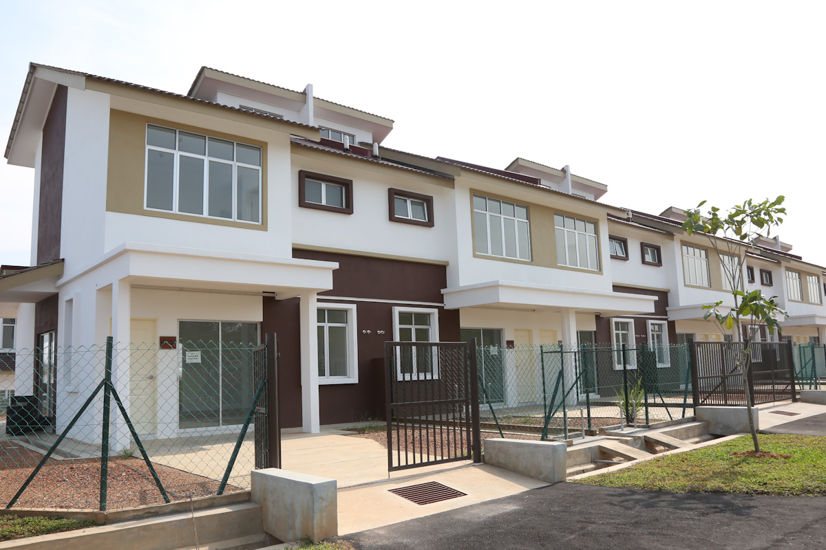 MK LAnd hands keys to 109 house owners in Rumah SelangorKu project