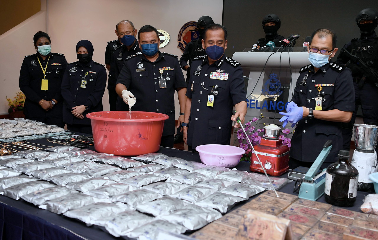 Police Bust Drug Syndicate, Seize Drugs And Assets Worth Over RM10 Mln ...