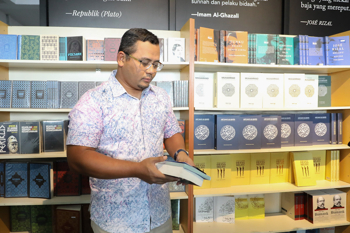 Ibde Book Store Opening Encourages Culture Of Reading Translated Works 