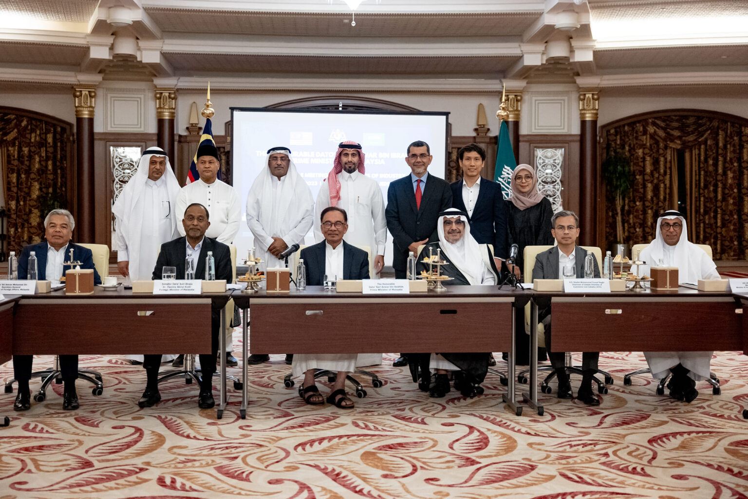 Anwar witnesses signing of MoUs between Malaysian, Saudi companies ...