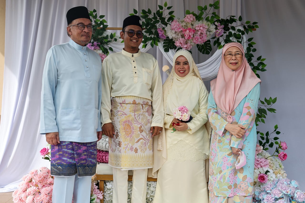 Anwar’s presence at wedding reception brings cheer to grieving family ...