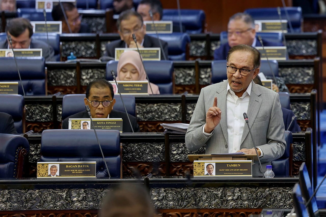 Measures against hardcore poverty are for all races — Anwar